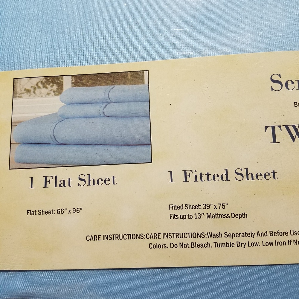 Twin size sheet set. Blue